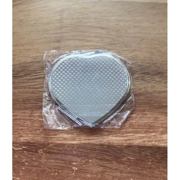 Modela Silver Heart Shaped Glitter Compact Mirror‎ Travel Size NWT - Picture 5 of 5